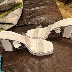 Schutz size 7 "AriellaPlatform" sandal